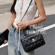 ✨Chanel trendy cc 旋轉扣郵差包 經典黑金 優雅實用🖤