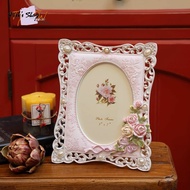 Classic tabletop photo frame