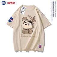 NASA ร่วม Crayon Shinchan แขนสั้นเสื้อยืดอะนิเมะใหม่อินเทรนด์การออกแบบแบรนด์ความรู้สึกนักเรียนครึ่งแ