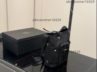 PRADA 普拉達水桶包