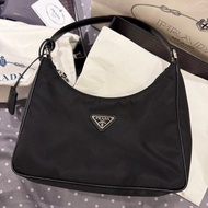 Prada Re-Edition 2005 經典黑色