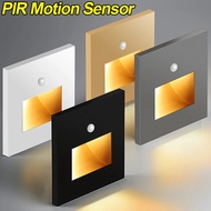 PIR โคมไฟบันไดเซ็นเซอร์ตรวจจับการเคลื่อนไหวตรวจจับความเคลื่อนไหว LED ร่างกายมนุษย์อินฟราเรดโคมไฟติดผนังอัจฉริยะตู้เสื้อผ้าโคมไฟอินดักชั่นอุปกรณ์ตกแต่งห้องนอนส่องสว่างในร่ม