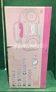 (收藏品）全新 懷舊 SANRIO (1998) Hello Kitty 可携式三合一 卡式錄音、收音、CD 播放機