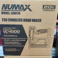 Numax F30 鋰電釘槍直接用紅M Makita 18v電池，如有需要可以加轉接頭用其他品牌電池使用，機身非常輕巧！淨機$980元，荃灣門市交收