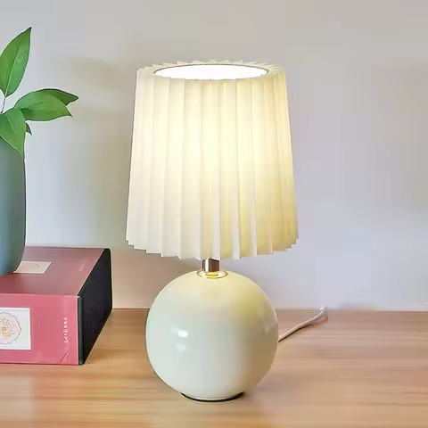 Contemporary Ceramic Bedroom Bedside Table Desk Lamp Children's And Girls' Bedroom lamp Warm Tableto