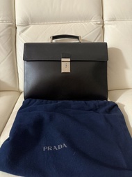 Prada 黑色公事包