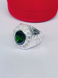 แหวนเงินแท้925พลอยเขียวมรกตczเป็นสัญลักษณ์ของความมั่งคั่งและความร่ำรวย. สีเขียวมรกตยังมีความหมายถึงค