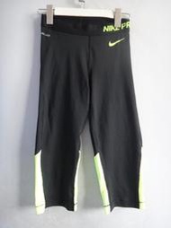 楹 ~ 正品 NIKE PRO 黑色螢光綠 七分瑜珈褲/緊身褲 size: M