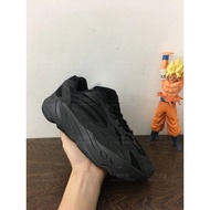 YEEZY BOOST 700 V2 Vanta 黑魂
FU6684