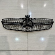 GRILL DIAMOND MERCEDES W204 BLACK WITH EMBLEM LOGO -RM3 Variasi