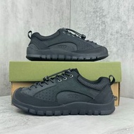 KEEN Jasper 全黑絨面革徒步運動鞋