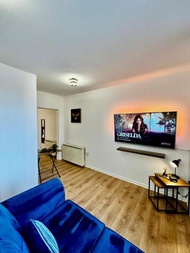 ROOMS NEAR ME - Private Access & Entire Place, Kitchen & Washroom with amenities, Smart Tv, Easy Acc