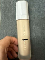 Fenty Beauty 粉底液