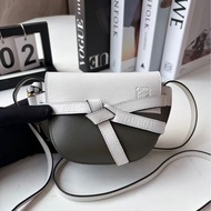 Loewe mini gate 白拼橄欖綠