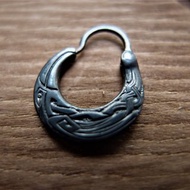 Odin Raven 黑色銀單圈耳環