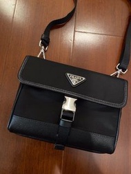PRADA Saffiano 有單手機包相機包 男女同款 黑色
