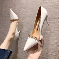 HM6 Pointed Rivet Fashion High Heels