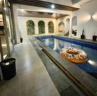 Villa 329 m² dengan 10 kamar tidur dan 10 kamar mandi pribadi di Setiabudi (Villa Radja House villa 