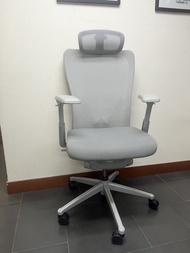 Haworth Zody chair with headrest