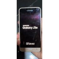 secondhand phone play game and call