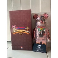 [IN-STOCK] BE@RBRICK Manekineko Peach Gold Plated Luminous Fortune Cat Bearbrick