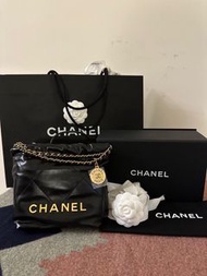 Chanel 22 bag gold chain