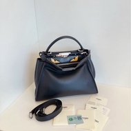 Fendi Peekaboo小怪獸包