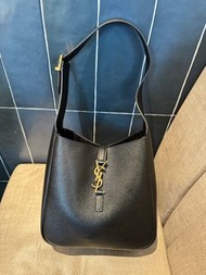 Saint Laurent YSL Hobo Handbag YSL 手袋 黑色 手提包 腋下包 水桶袋