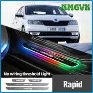 NMGVK ไฟเพดานสำหรับประตูรถสโกดาเรพิด Nh1 Nh3 Nh2 2011-2015โลโก้ที่กำหนดเองไฟ LED ต้อนรับเกณฑ์อุปกรณ์เสริมสำหรับโคมไฟที่เหยียบ