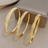 Luxury 18K Gold Plated Anti-Fadin Hammered Textured Zirconia Accent Bangle Bracelets Set,Suitable Fo