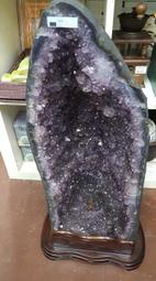 紫水晶洞(含底座) 擺設 擺飾 擺件 裝飾 高度約70cm 寬度約24cm 深度約18cm 重量接近40kg