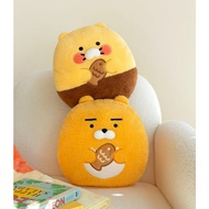 🎀【Pre-order】2024 KAKAO FRIENDS Bouclé Hand Warmer Cushion - Ryan/ Choonsik