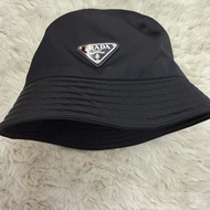 PRADA 漁夫帽