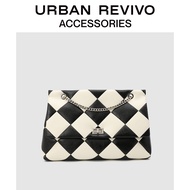 URBAN REVIVO อุปกรณ์เสริมสำหรับสุภาพสตรีใหม่กระเป๋าสะพายลายหมากรุกทันสมัย ​​AW07TG3N2000 Black and white