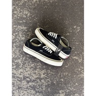 Vans UA Authentic