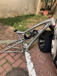 Santa Cruz nomad in Chrome