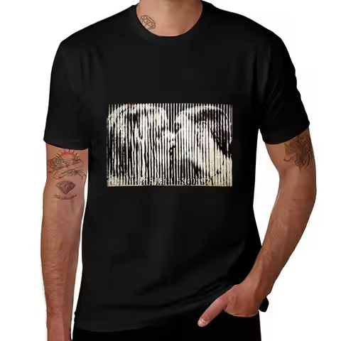 Street art featuring Madonna & Britney kissing T-Shirt Work Utility Casual Tee Shirt