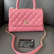 ✨Chanel Coco handle 粉色小號 24×14 荔枝紋牛皮蜥蜴皮手柄 全新閒置配件塵袋保卡