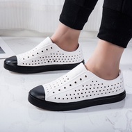 Sandals Native Hole Shoes 2023 Summer New Outdoor Mens and Womens Slippers White Shoes Couple Beach 