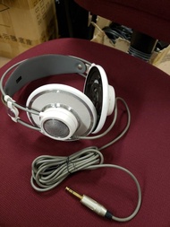 AKG K701 耳機