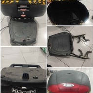GIVI E45 Second Box 45L Capacity fits 2 full face helmets + includes kucay Bracket for Vixion 2014