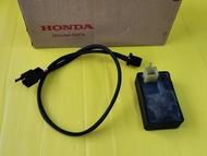 กล่องไฟโซนิคตัวเก่า  มือสองแท้  พร้อมใช้งาน  + ปลั้กแปลงกล่องไฟ  ใส่เวฟ125S  ได้2ชิ้น  ส่งฟรี ((KGH-