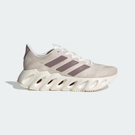 adidas - 成人 女子 SWITCH FWD 跑步運動鞋