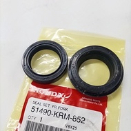 * HONDA RS150 FORK OIL SEAL & DUST SEAL SET 2PC ORIGINAL RS150R 51490-KRM-852