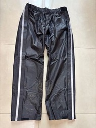 Trustrainwear 快速穿脫雨褲，尺寸：M2（身高167-173，腰圍30-32寸）。