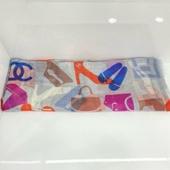🎀Chanel Cashmere and silk Scarf Size 140*140cm 香奈兒 羊絨加真絲 薄款絲巾 圍巾 披肩 140*140cm 一見鍾情的顏色，太好看了