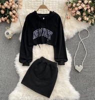 ❤️1235❤️🔥พร้อมส่ง🔥 ส่งไว ทันใจ ร้านคนไทยค่ะ  Set Airport look เสื้อทรงครอปมีฮู้ด ชุดเซ็ทไหมพรม เสื้อ