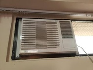 二手已經拆好咗~全正常企理可以用 用咗兩年半左右Philco 飛歌 ~ 一級能源標籤 ~型號:PWA812M /1.5匹 定頻窗口式冷氣機~尺寸~體積 (高x闊x深): 375 x 560 x 668