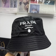Prada 漁夫帽