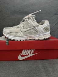Nike Zoom Vomero 5 女裝波鞋 米白色 Size 7.5